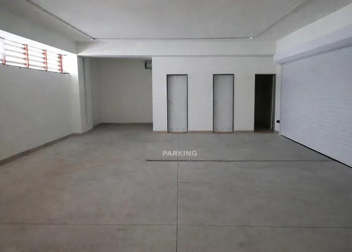 Bruno - Free Parking Dóval